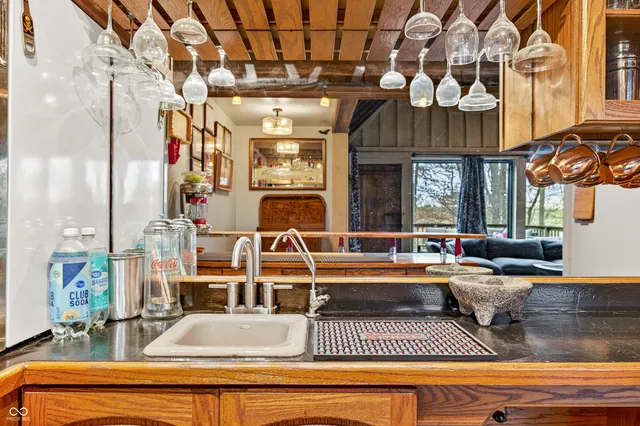 $550,000 | 7020 North 400 West, Columbus, IN 47201