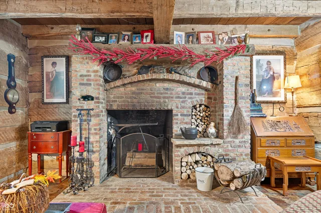 $550,000 | 7020 North 400 West, Columbus, IN 47201