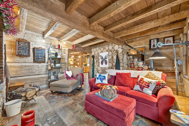 $550,000 | 7020 North 400 West, Columbus, IN 47201