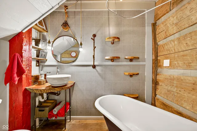 $550,000 | 7020 North 400 West, Columbus, IN 47201