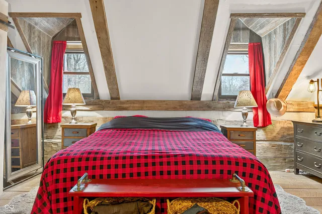 $550,000 | 7020 North 400 West, Columbus, IN 47201