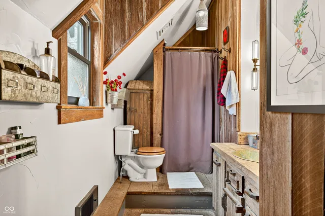 $550,000 | 7020 North 400 West, Columbus, IN 47201