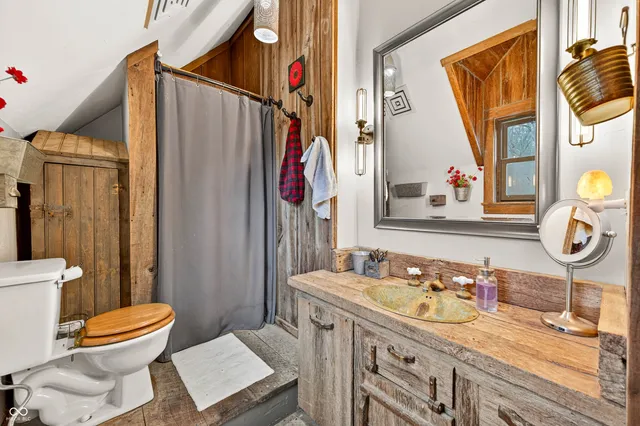 $550,000 | 7020 North 400 West, Columbus, IN 47201