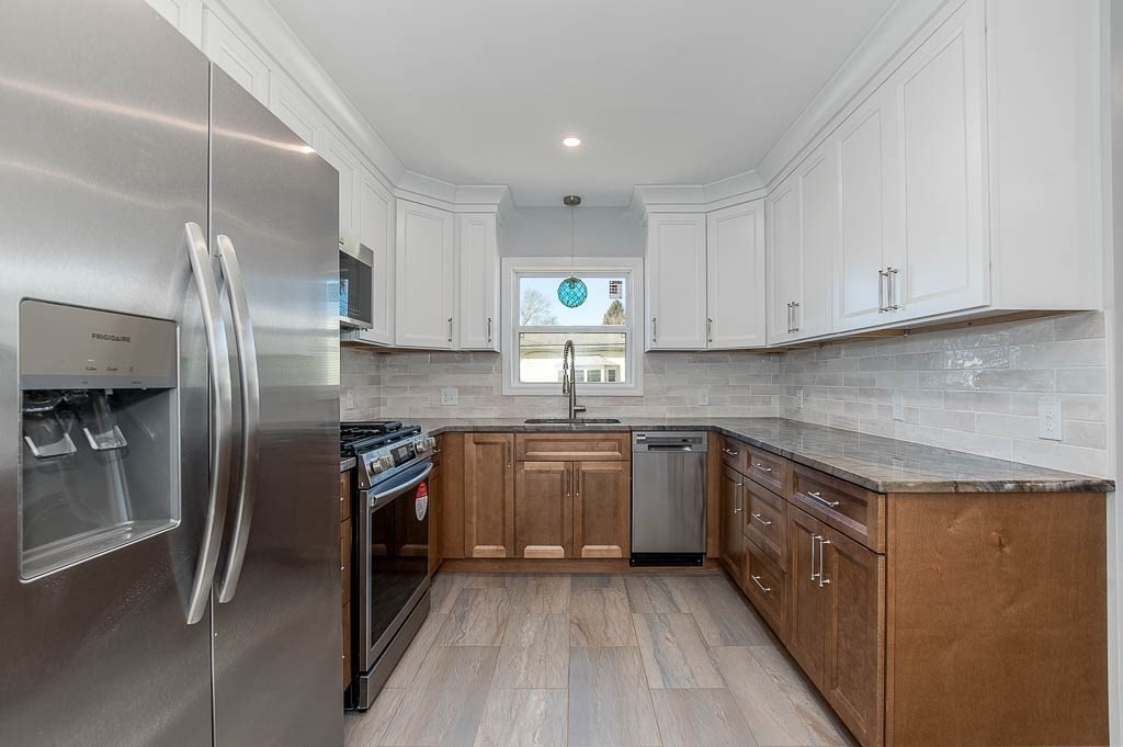43 Shore Avenue Wareham, MA 02571 - Photo 2 of 42