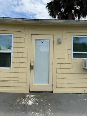 $950 | 321 North 11th Street, Unit C, Fort Pierce, FL 34950