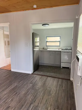 $950 | 321 North 11th Street, Unit C, Fort Pierce, FL 34950