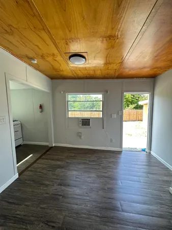 $950 | 321 North 11th Street, Unit C, Fort Pierce, FL 34950