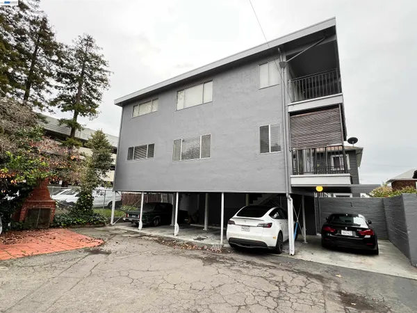 $2,150 | 2418 Ashby Avenue, Unit B, Berkeley, CA 94705