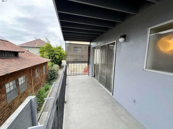$2,150 | 2418 Ashby Avenue, Unit B, Berkeley, CA 94705