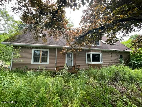 $324,900 | 12 Brackwyck Drive, North Greenbush, NY 12198