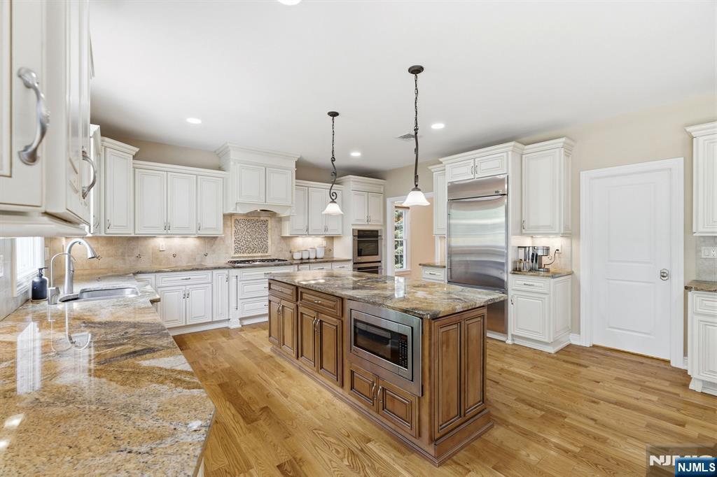 42 Spring Valley Road Montvale, NJ 07645 - Photo 3 of 50