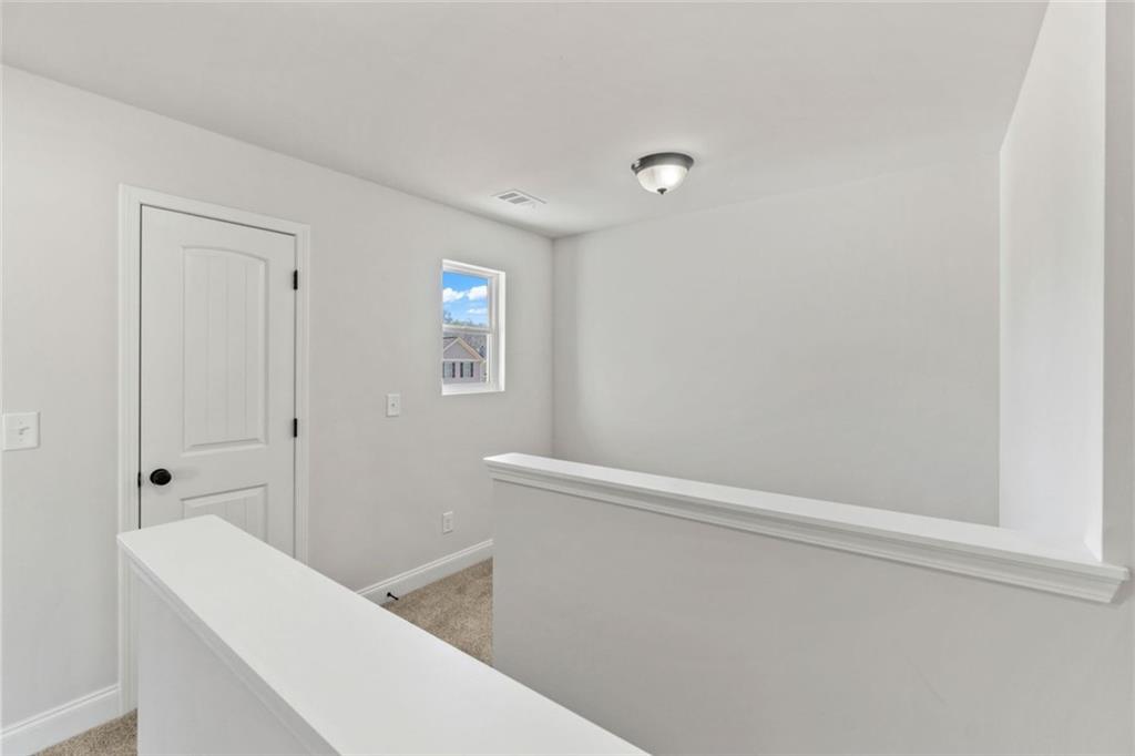 769 Dawn Place Alto, GA 30510 - Photo 20 of 40 a view of hallway with window