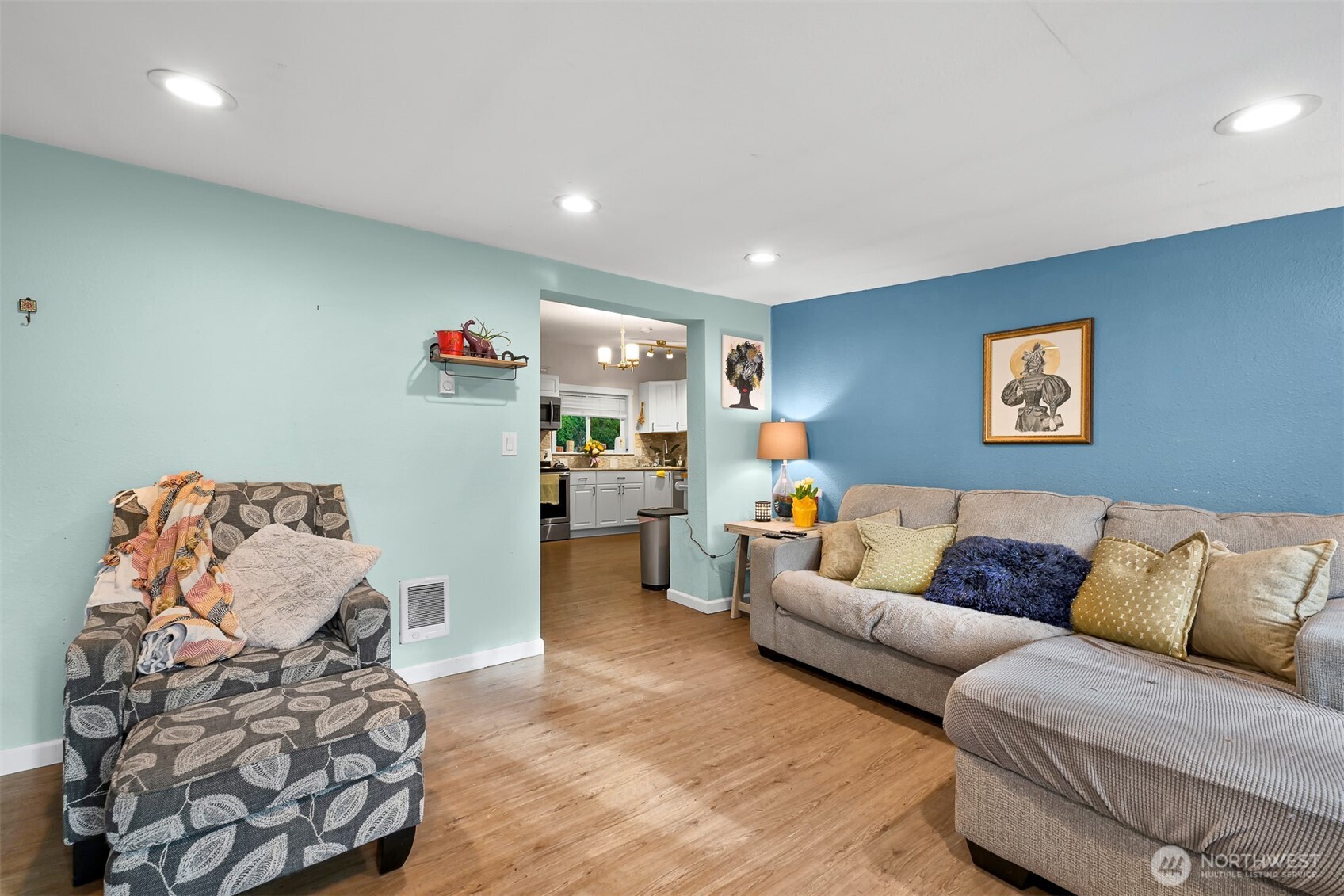 8153 Harborview Road Birch Bay, WA 98230 - Photo 7 of 28 a living room with furniture and a couch