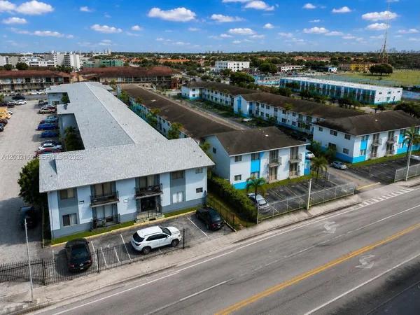 $315,000 | 6081 West 24th Avenue, Unit 102, Hialeah, FL 33016