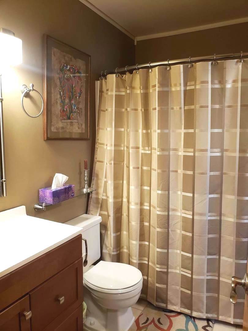 615 Dunham Road Gurnee, IL 60031 - Photo 11 of 33