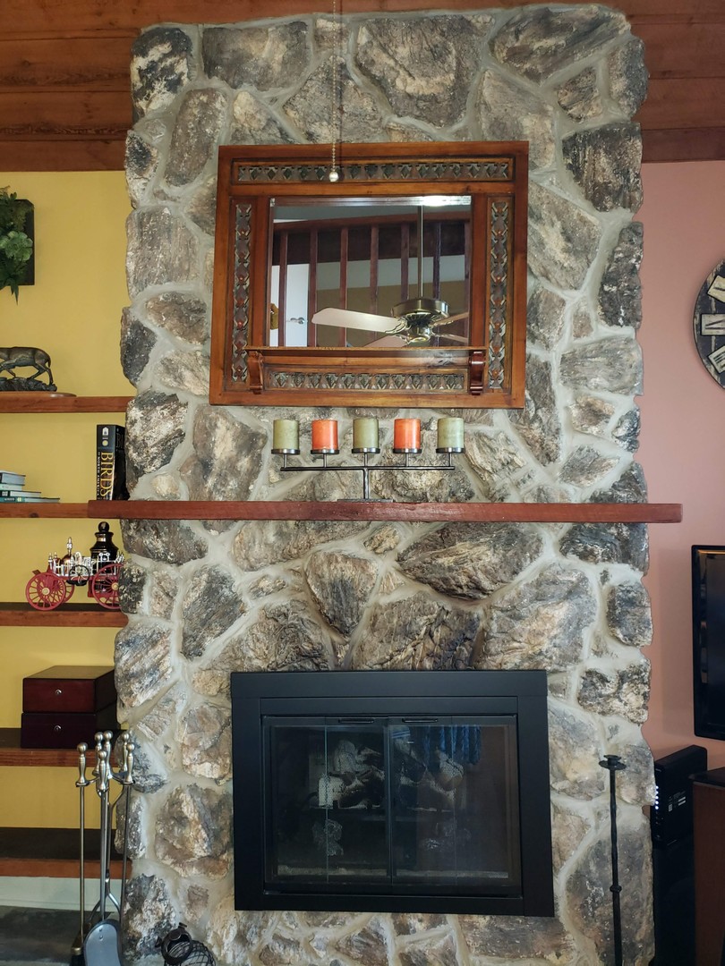 615 Dunham Road Gurnee, IL 60031 - Photo 9 of 33