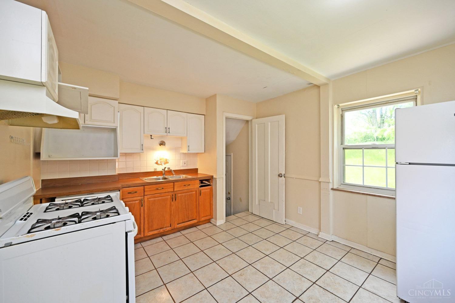 527 Virgil Road Cincinnati, OH 45238 - Photo 10 of 34