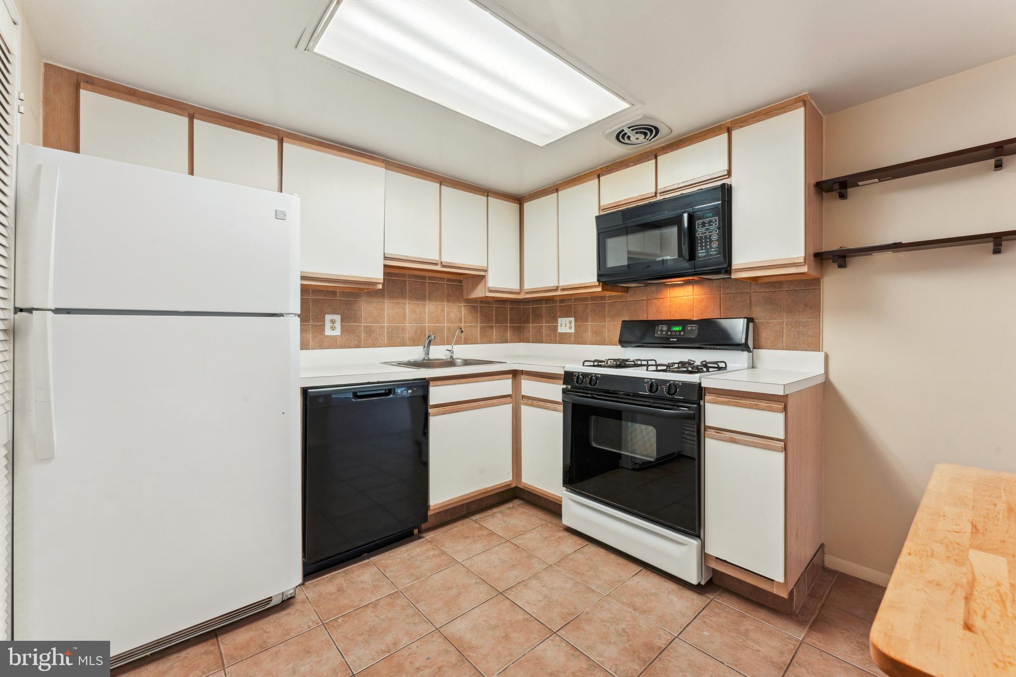 441 Tomlinson Road, Unit H1 Philadelphia, PA 19116 - Photo 8 of 21