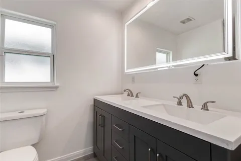 $230,000 | 9811 Kerr Street, Houston, TX 77029