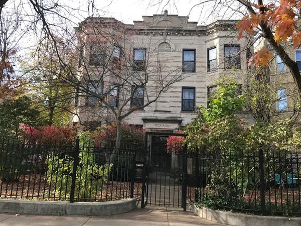 $1,995 | 3216 West Altgeld Street, Unit G, Chicago, IL 60647