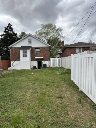 $299,900 | 1464 Sproule Avenue, St. Louis, MO 63139
