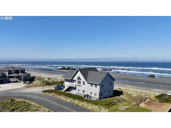 $1,199,000 | 93830 Low Tide Drive, Gold Beach, OR 97444