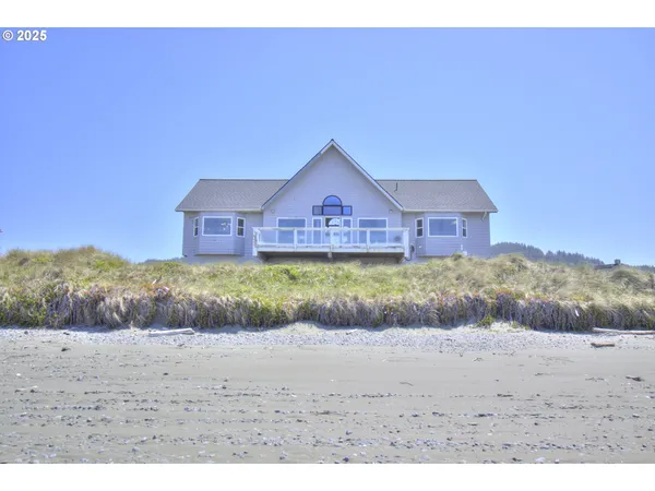 $1,199,000 | 93830 Low Tide Drive, Gold Beach, OR 97444