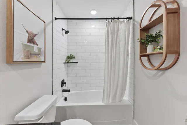 $2,433 | 9304 Felix Sparke Drive, Austin, TX 78744