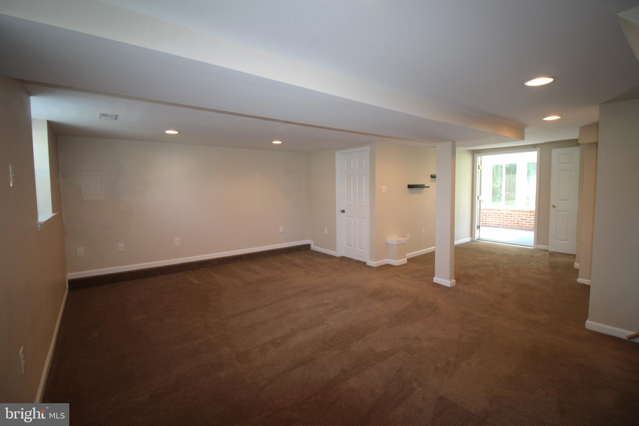 676 Violet Road Warminster, PA 18974 - Photo 12 of 23 Gallery Image 12