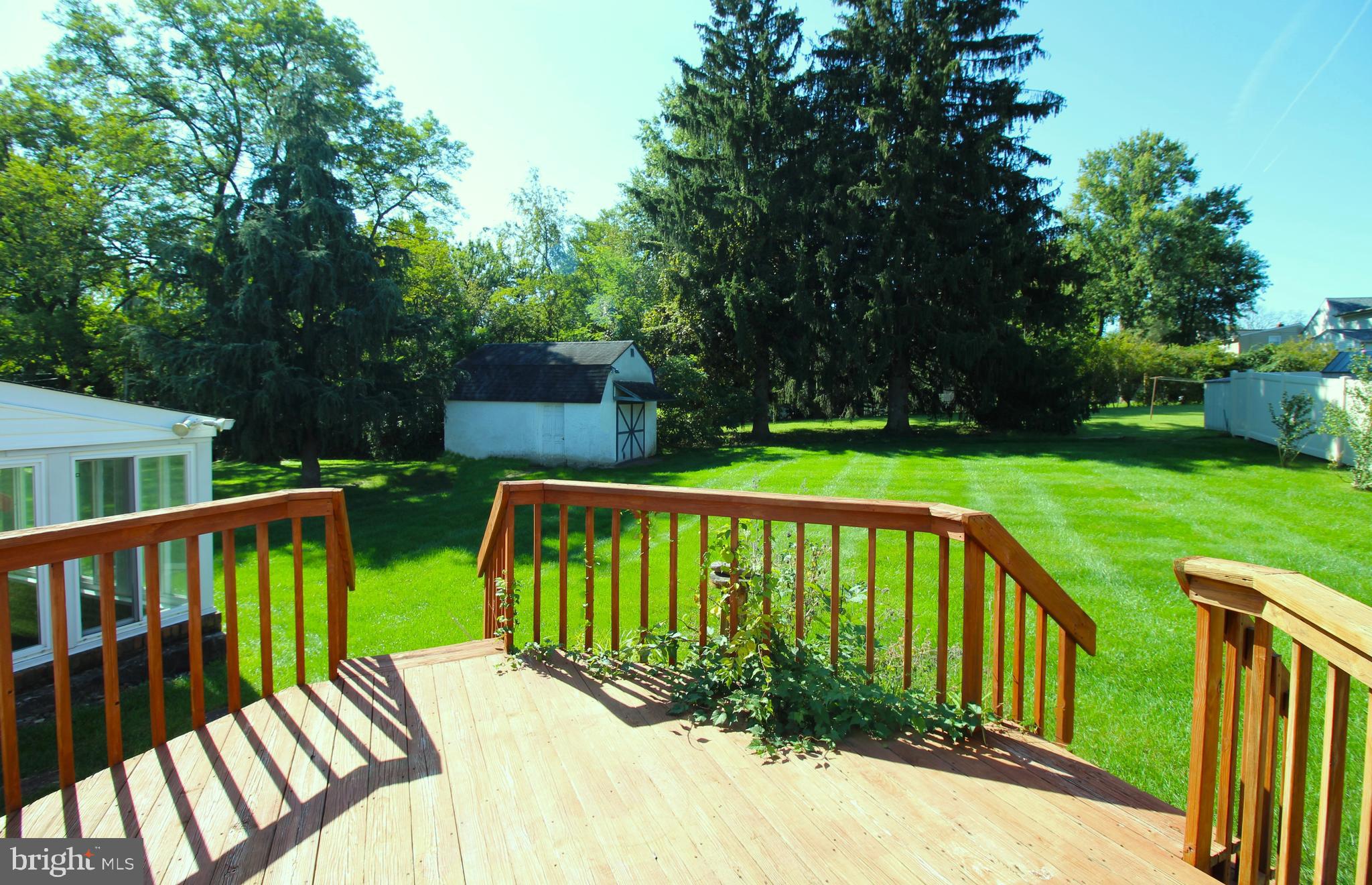 676 Violet Road Warminster, PA 18974 - Photo 3 of 23 Gallery Image 3