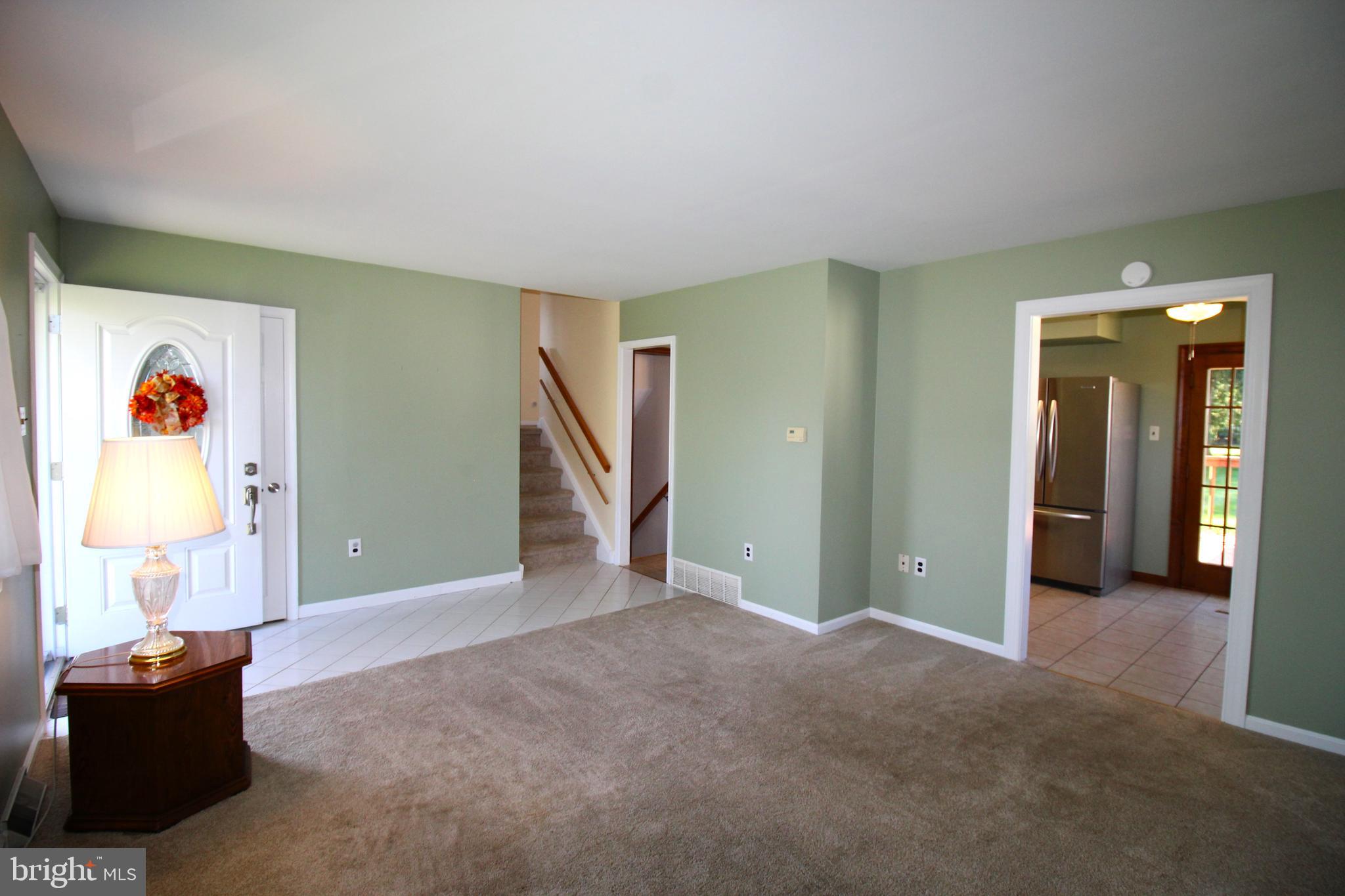 676 Violet Road Warminster, PA 18974 - Photo 6 of 23 Gallery Image 6