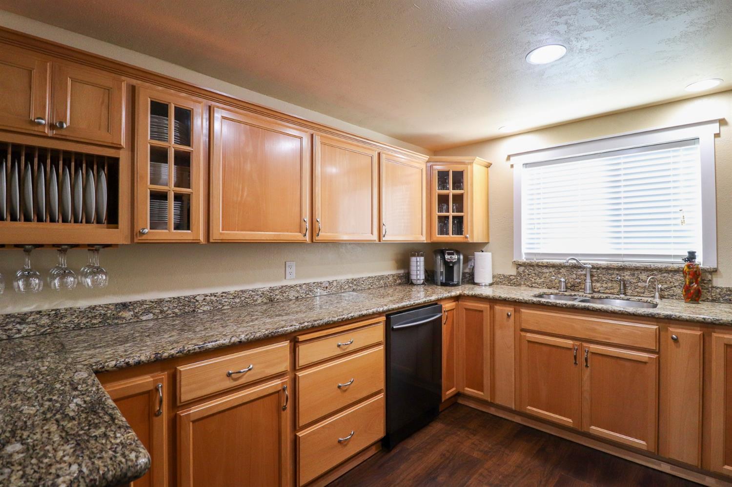 2434 Roberts Road Medford, OR 97504 - Photo 6 of 27 Additional Photo