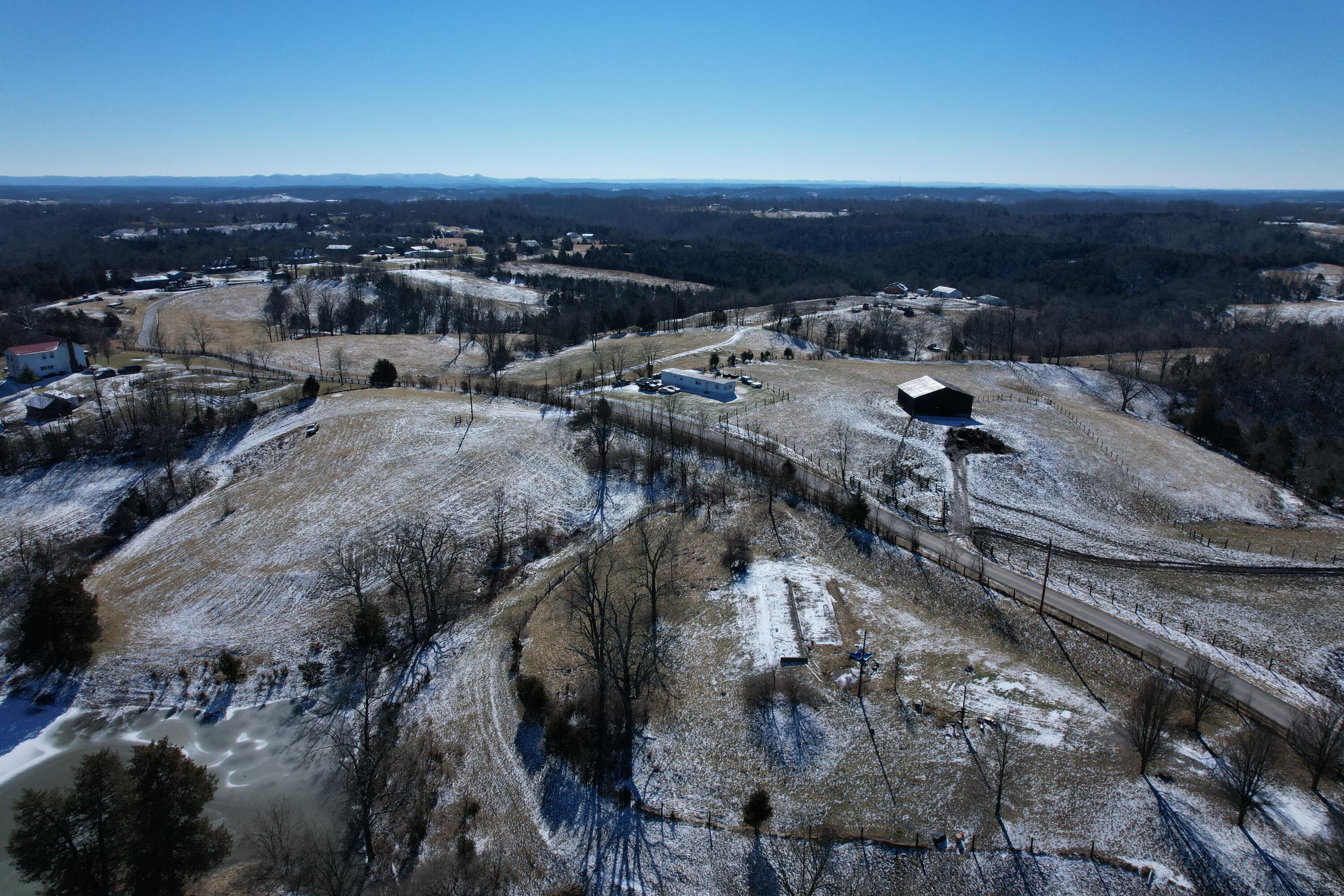 1150 Crowe Ridge Road Winchester, KY 40391 - Photo 18 of 20 DJI_0018