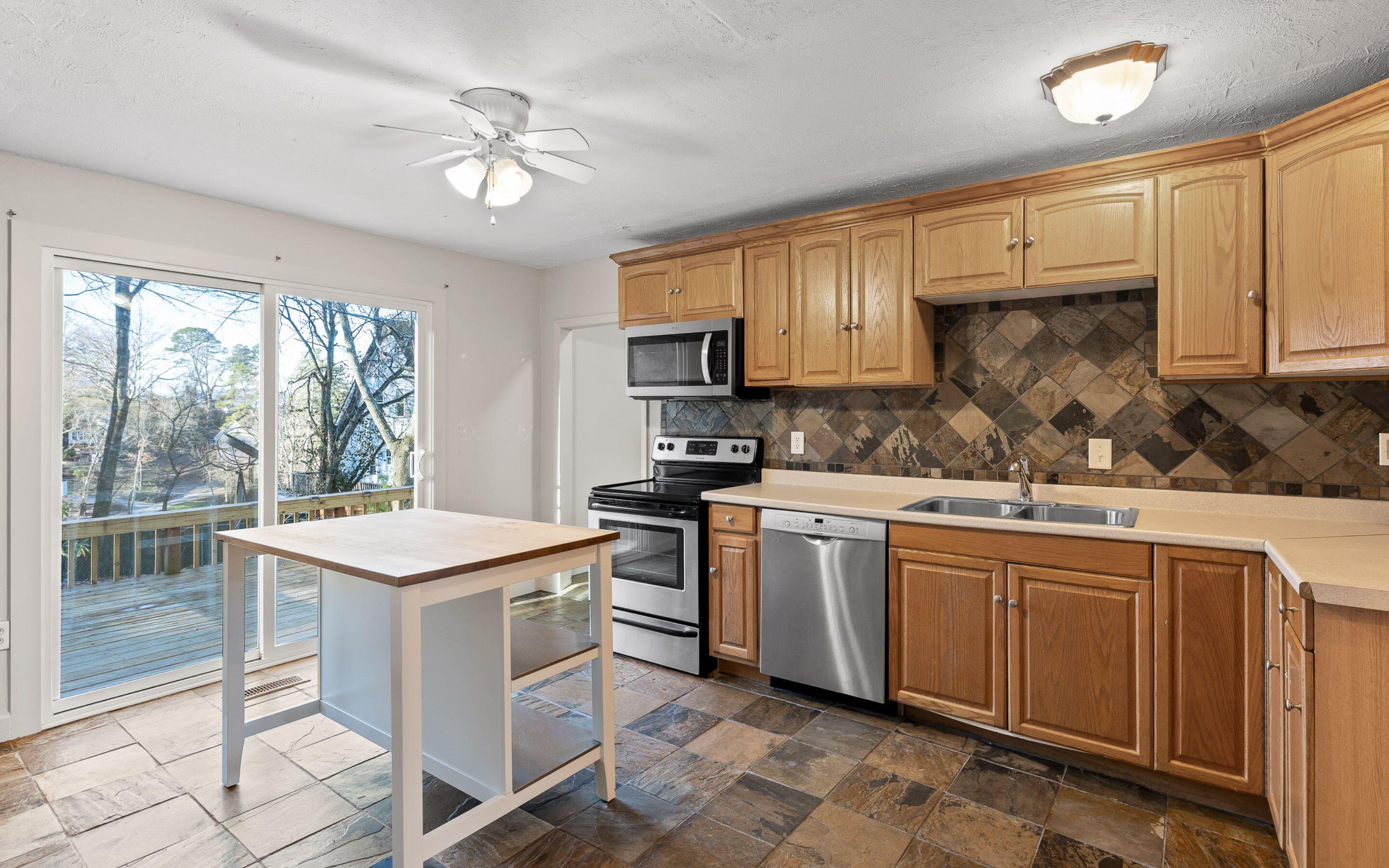 304 Keith Street Chattanooga, TN 37405 - Photo 8 of 28 8