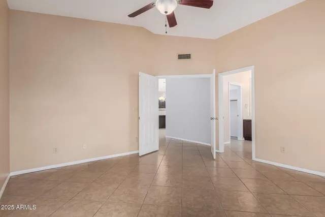 $2,100 | 7568 West Kerry Lane, Glendale, AZ 85308