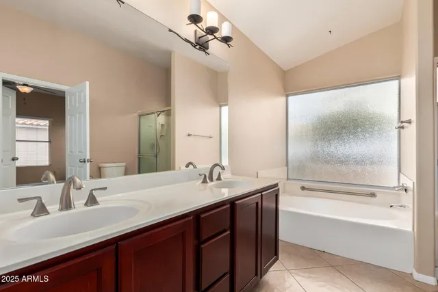$2,100 | 7568 West Kerry Lane, Glendale, AZ 85308