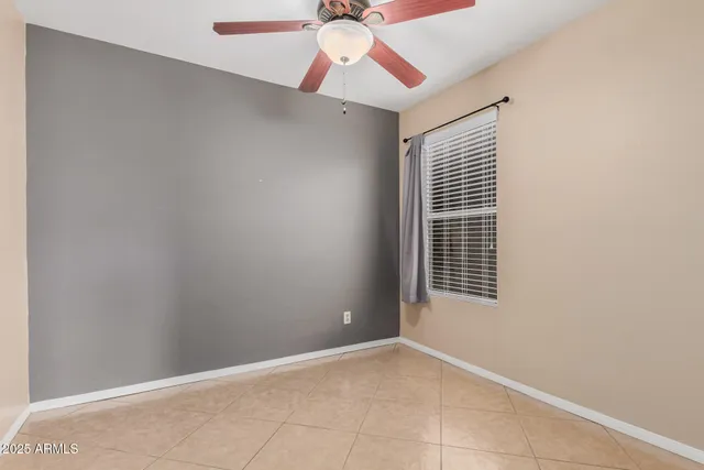 $2,100 | 7568 West Kerry Lane, Glendale, AZ 85308