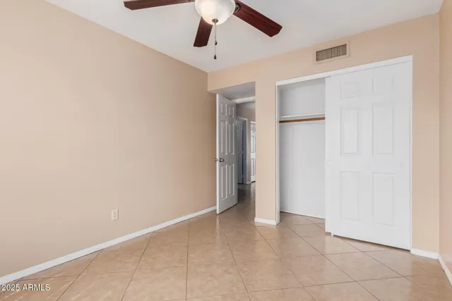 $2,100 | 7568 West Kerry Lane, Glendale, AZ 85308