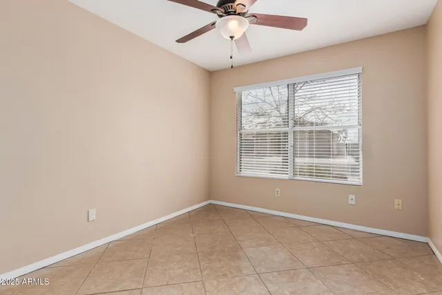 $2,100 | 7568 West Kerry Lane, Glendale, AZ 85308