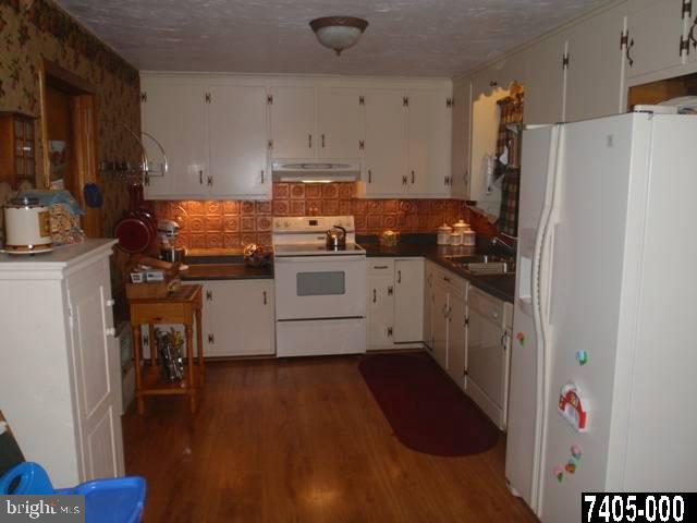 239 West Jackson Street Spring Grove, PA 17362 - Photo 3 of 8