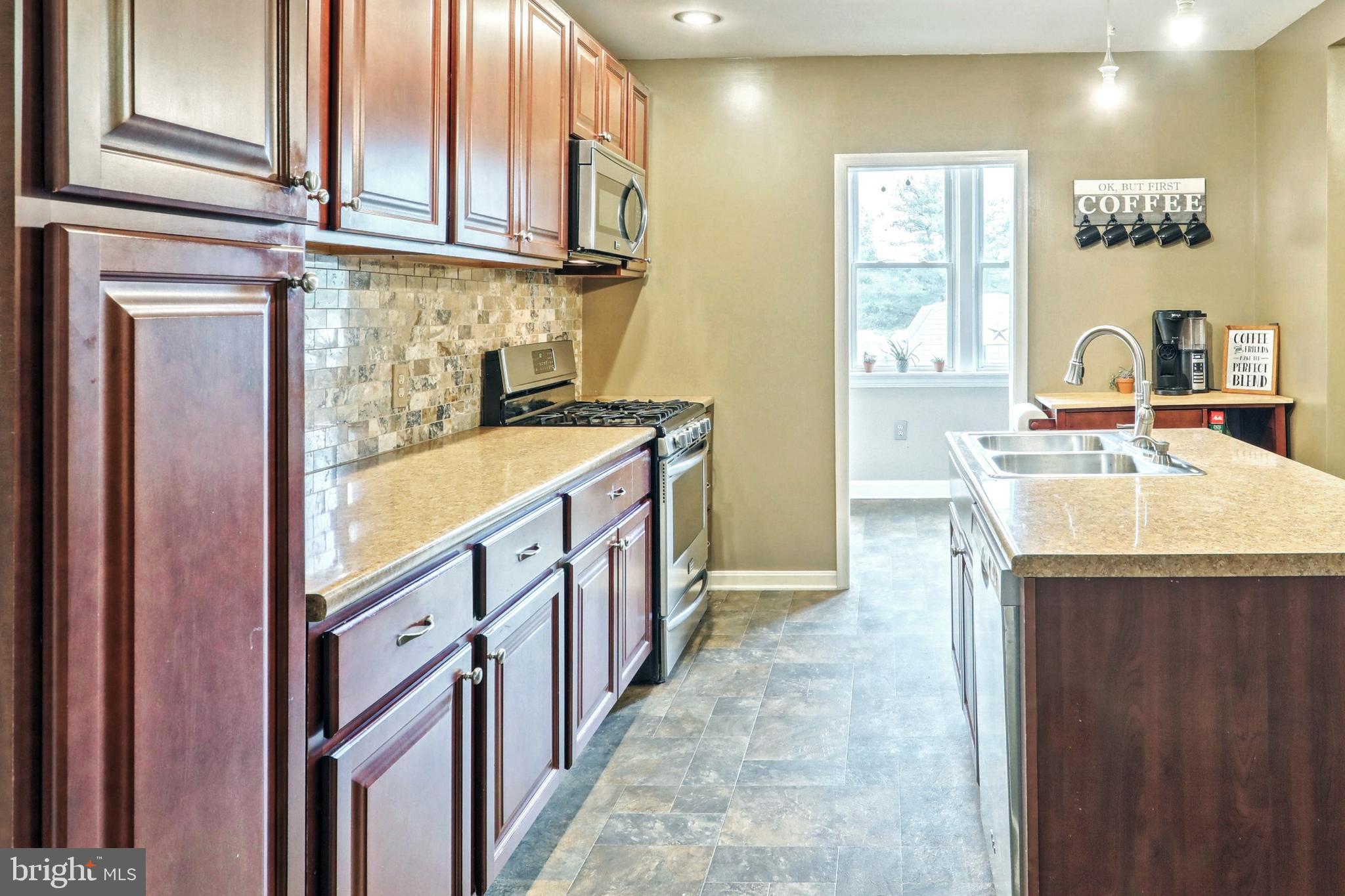 876 Stoverstown Road York, PA 17408 - Photo 9 of 29