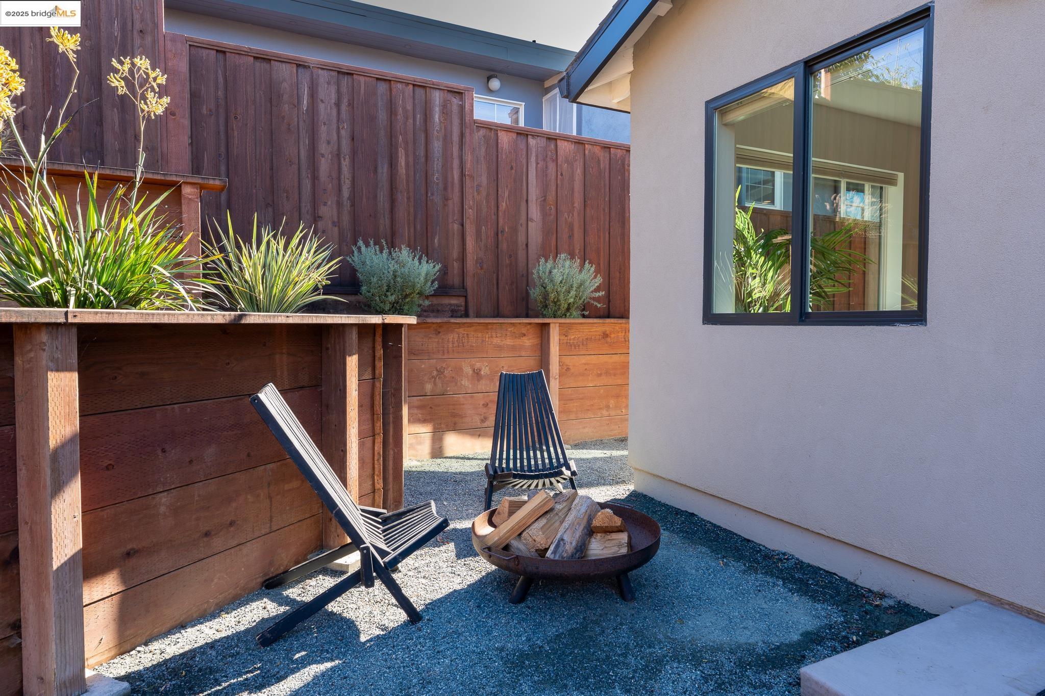 207 Cambridge Avenue Kensington, CA 94708 - Photo 38 of 47 a room with pool table and a potted plant