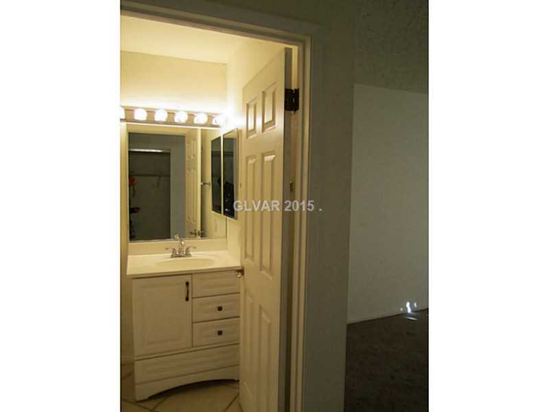 541 Chandler Street Henderson, NV 89014 - Photo 16 of 24 Master Bath/Spa.