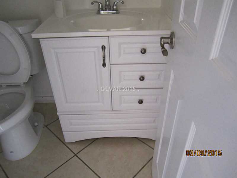 541 Chandler Street Henderson, NV 89014 - Photo 18 of 24 Master Bath/Spa.