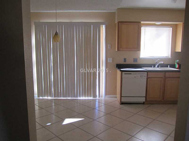 541 Chandler Street Henderson, NV 89014 - Photo 4 of 24 Kitchen.