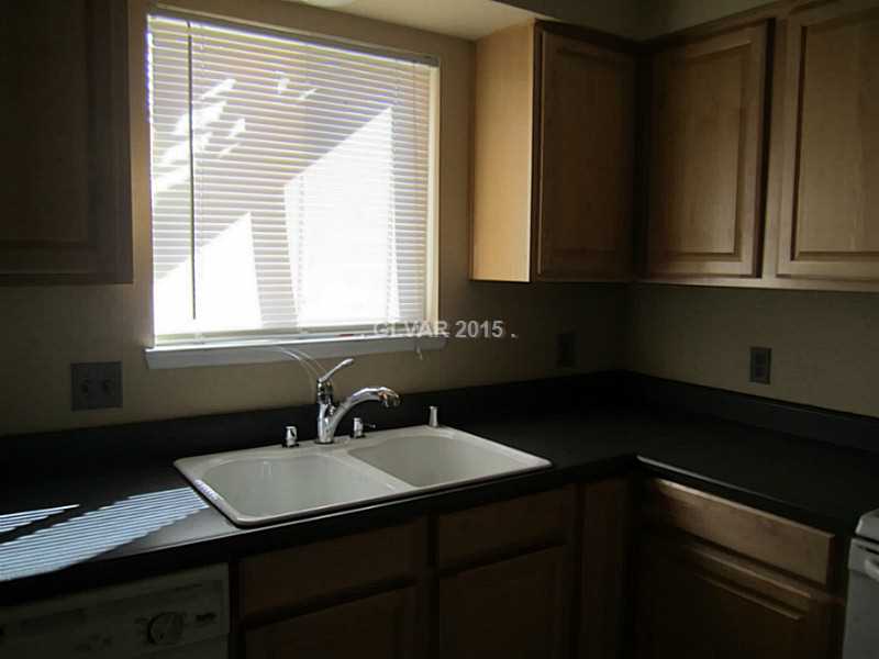 541 Chandler Street Henderson, NV 89014 - Photo 5 of 24 Kitchen.
