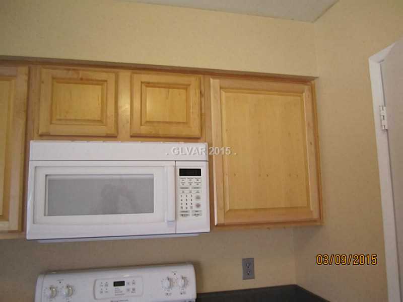 541 Chandler Street Henderson, NV 89014 - Photo 6 of 24 Kitchen.