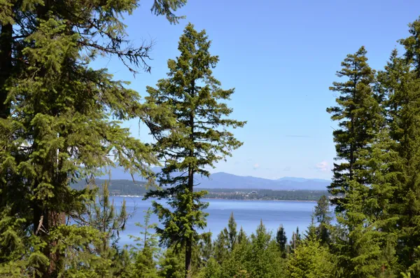 $600,000 | 5521 South Longspur Court, Harrison, ID 83833