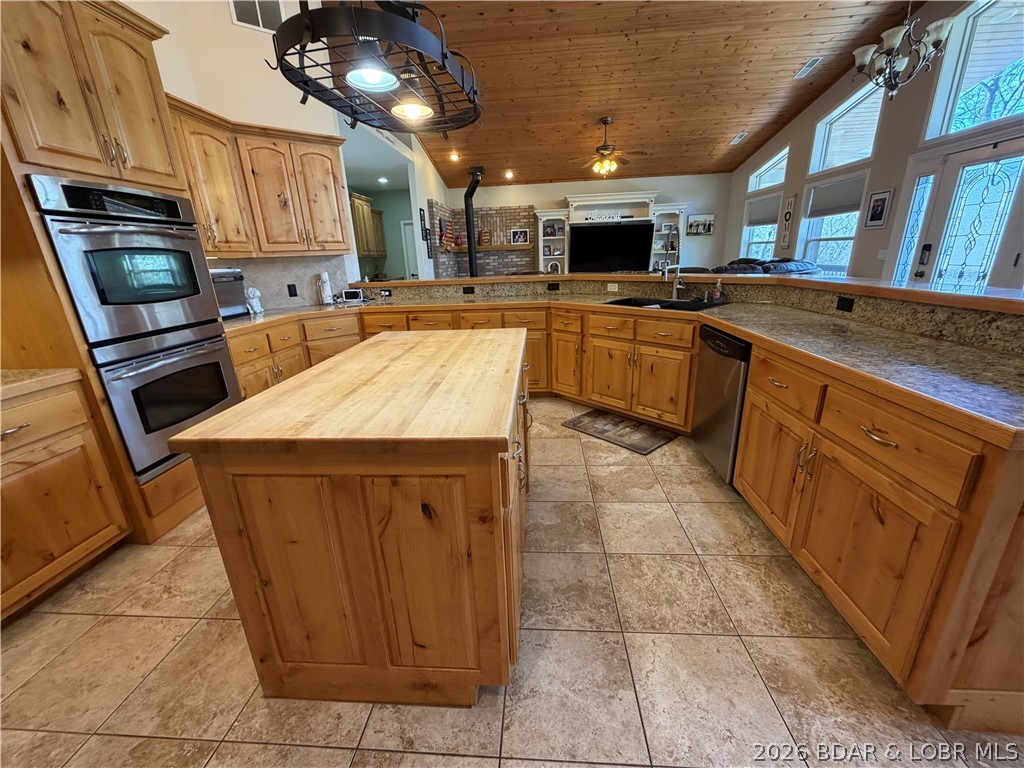 184 State Park Road Brumley, MO 65017 - Photo 11 of 100 Tons of counter space