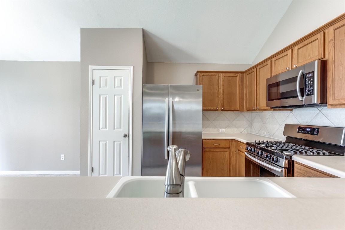 410 River Crossing Trail Round Rock, TX 78665 - Photo 12 of 25